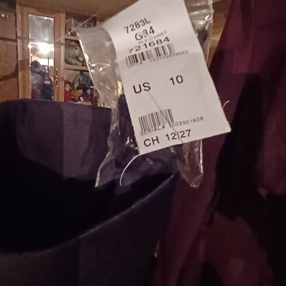 Dresses - Picture 12 of 16